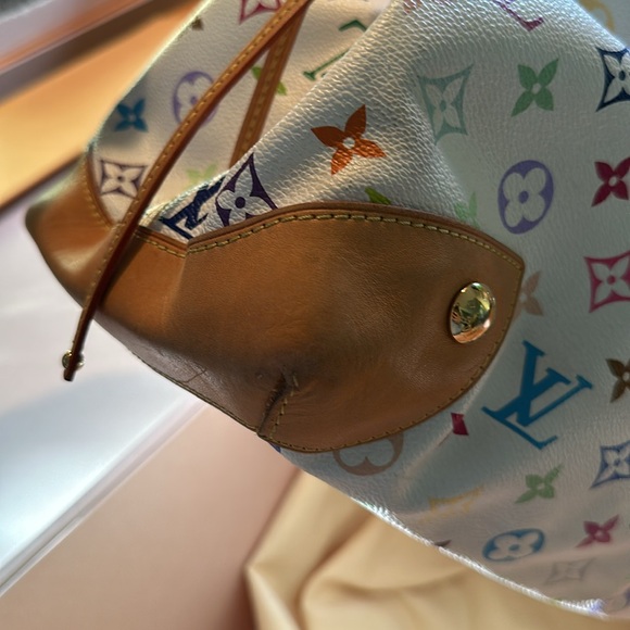 LOUIS VUITTON
Monogram Multicolor Ursula White - Picture 4 of 14